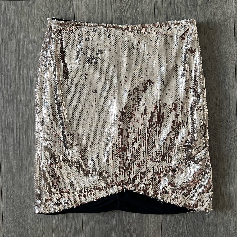 Anthropologie Line & Dot Metallic Gold Sequin New Years Celebration mini skirt